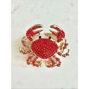 Rhinestone encrusted crab hair claw